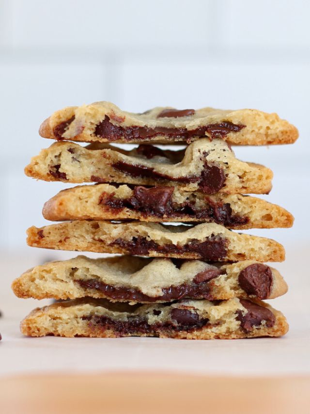The Best Ever Chocolate Filled Cookies