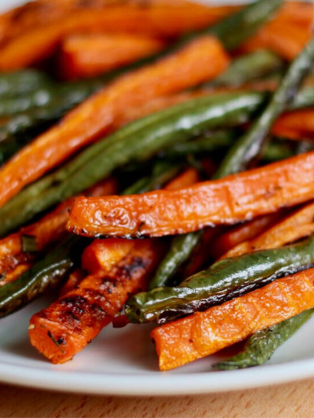 Simple Oven Roasted Green Beans and Carrots
