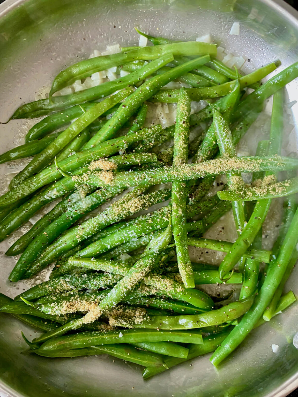 Sautéed Buttery Garlic Green Beans - Everyday Homemade