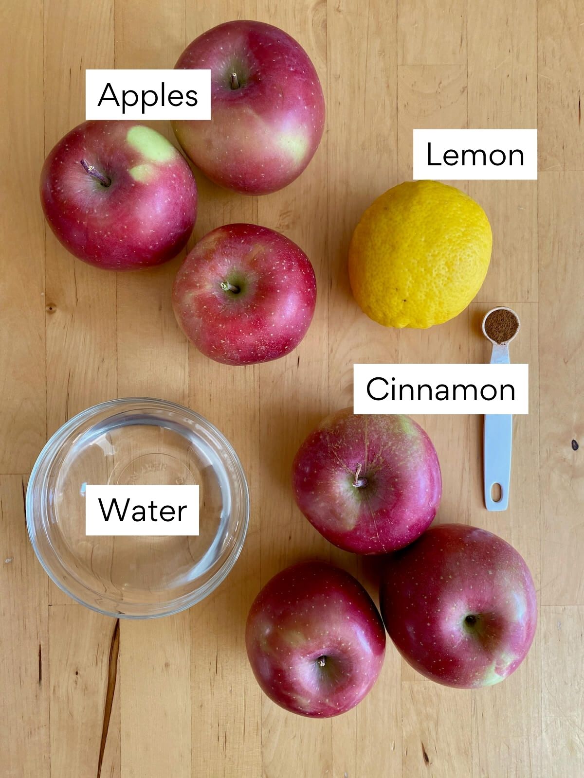 The ingredients to make unsweetened applesauce.